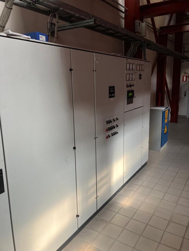 nullImage of Rolls Royce KVSG 18 G4 Natural Gas Generator Set with outside of control panel doors - preowned gas generator