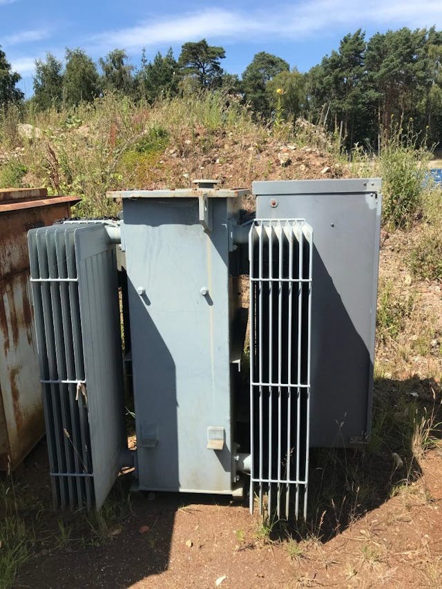 transformer-2Image of 800 KVA Transformer with a 1000A LV panel Schneider Electric showing exterior - used transformers for sale